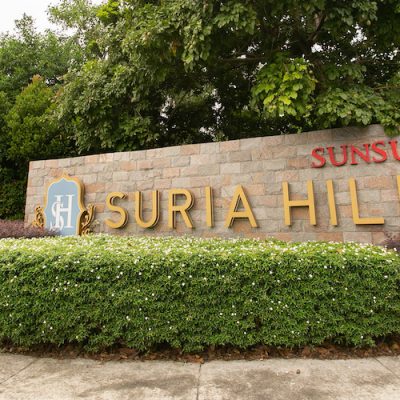 Suria HillsNestled high above a calm sea of green, residents of this coveted neighbourhood wake up to sweeping vistas of the pristine Setia Alam and Bukit Cherakah.